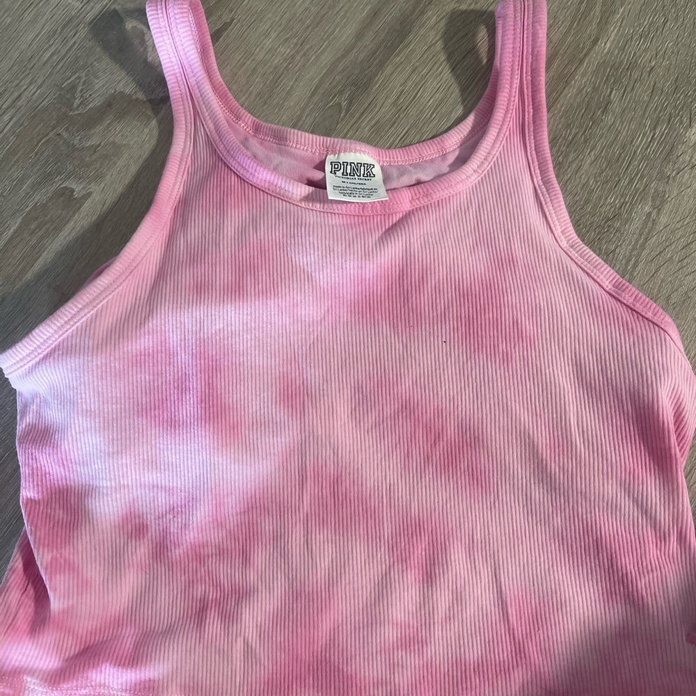 VS Cropped Ribbed Tank Size Medium New without tags